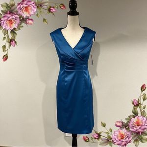 Navy blue sleeveless fitted midi dress